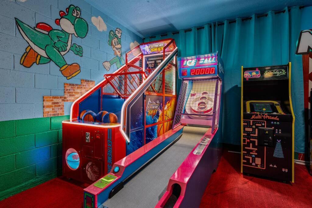 Family Fun Retreat Themed Rooms Free Arcade Pool Davenport Exterior photo